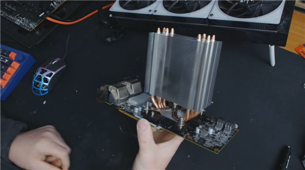 显卡装上CPU散热 GTX 960魔改成功:一举打破3DMark纪录!(图2)