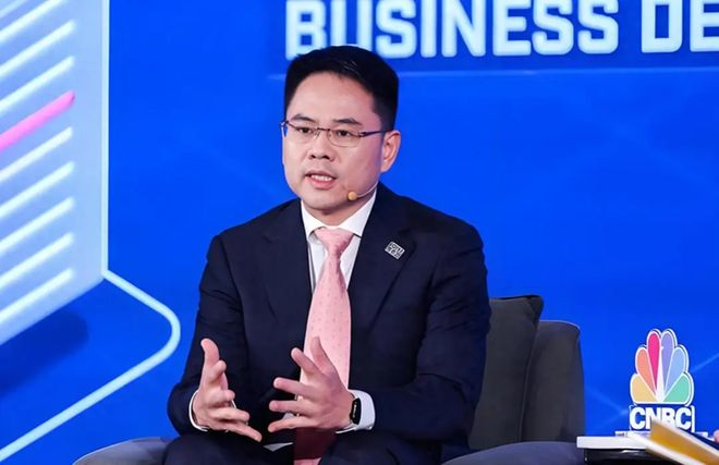 欧盟拟推「高风险供应商」禁令华为回应；DeepSeek新模型「MODEL1」曝光；某汽车品牌LOGO撞脸小米？网友：百分百在蹭小米丨雷峰早报(图4)