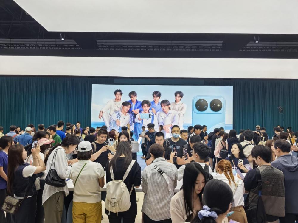 nova品牌迎来十周年：nova16系列以系统性优势重塑中端市场售价2699元起(图6)